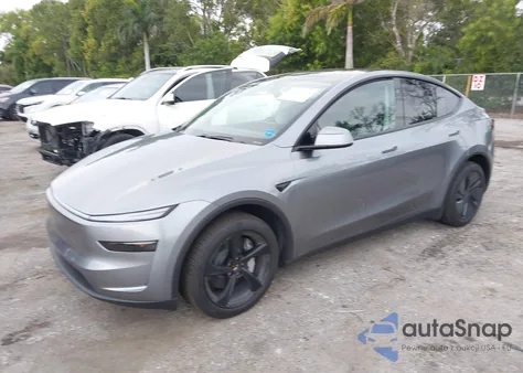 2026 Tesla Model Y Long Range Dual Motor All-Wheel Drive/Long Range Launch Series из США, поврежденный, VIN 7SAYGDEE6TA388853